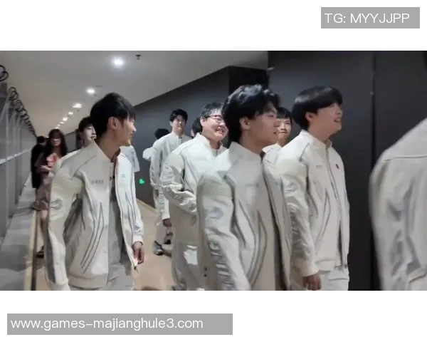 S15LOL赛事中BLG战队心理素质创新高引发热议CSGO比分表现令人瞩目 S15LOL赛事中BLG战队心理素质创新高引发热议CSGO比分表现令人瞩目